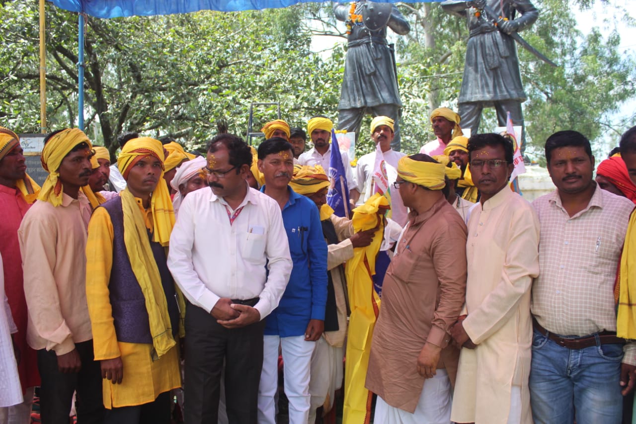 राजा शंकरशाह कुंवर रघु नाथशाह का बलिदान दिवस बड़े हर्षोंउल्लास के साथ निवास मंडला तिराहे के पास मनाया गया