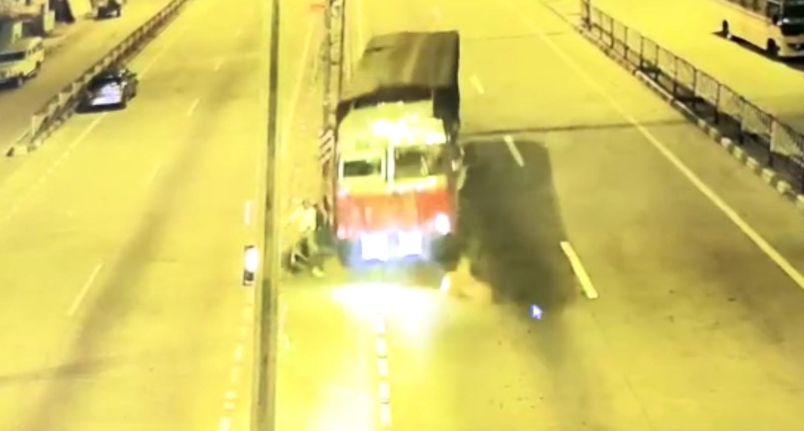सिवनी में बेलगाम ट्रक ने 5 लोगों को कुचला, दो महिलाओं की मौत, 3 घायल.. देखें VIDEO