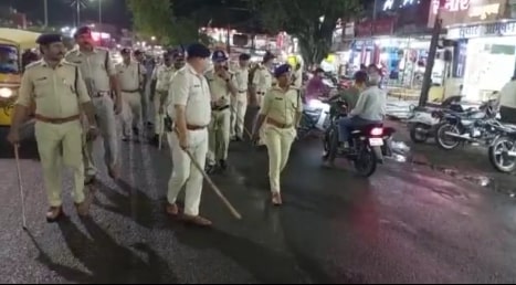 जबलपुर पुलिस ने गुंडों बदमाशो में ख़ौफ़ पैदा करने के लिए रात्रि गस्त