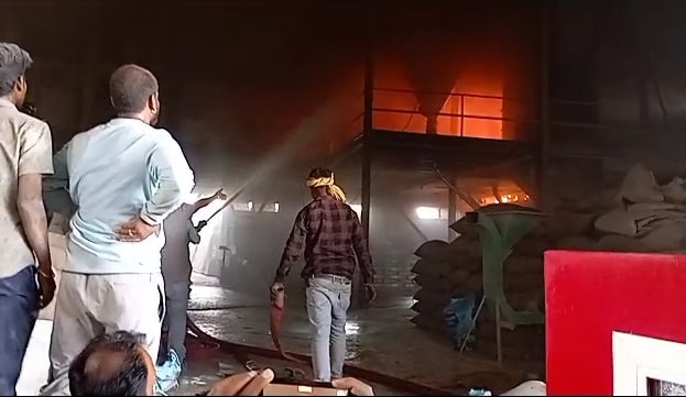 Fire broke out in rice mill near Krishi Upaj Mandi Patan
